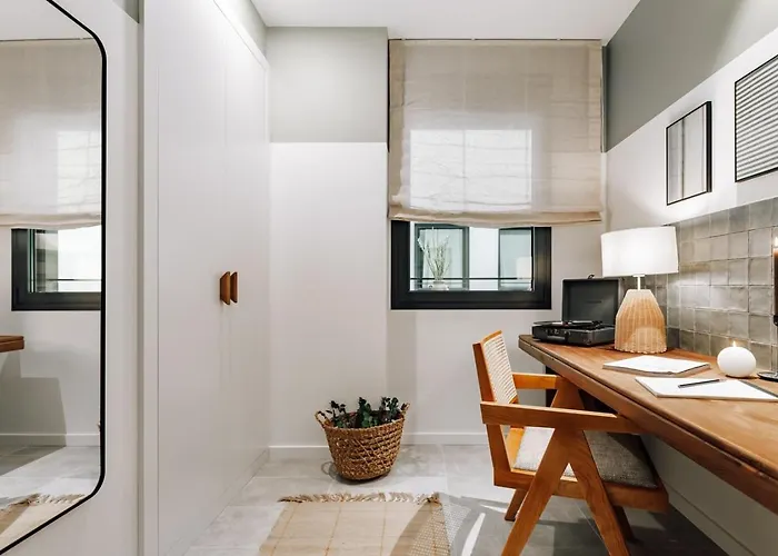 Mojacar - 2 Bedrooms In Eixample Esquerra